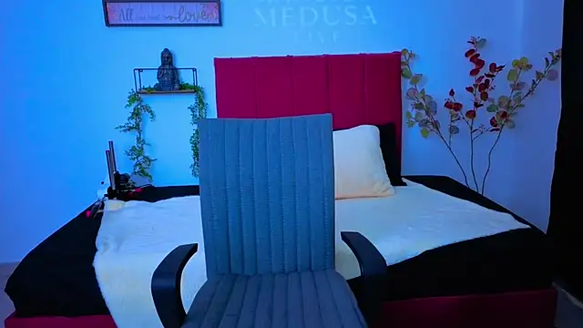 PaolaMedusa online show from October 30, 2025, 5:46 pm