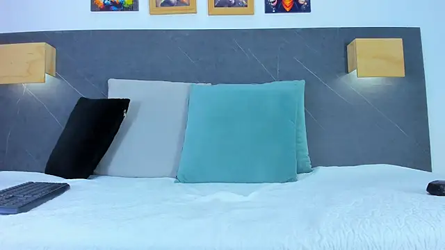 iamdoll online show from February 26, 2026, 7:57 pm