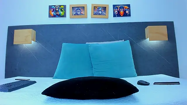 iamdoll online show from March 12, 2026, 8:26 pm