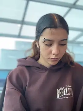 MiaaCute- online show from October 27, 2025, 9:19 pm