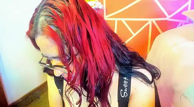 Snapshot of Violetafetish-dirty chatting on February 26, 2025, 1:00 am Violetafetish-dirty online show from February 26, 2025, 1:00 am