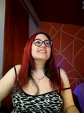 Snapshot of Violetafetish-dirty chatting on March 14, 2025, 3:59 am Violetafetish-dirty online show from March 14, 2025, 3:59 am