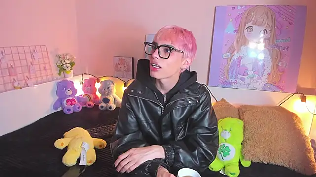 Strawberry Kitty  online show from November 5, 2025, 1:44 pm