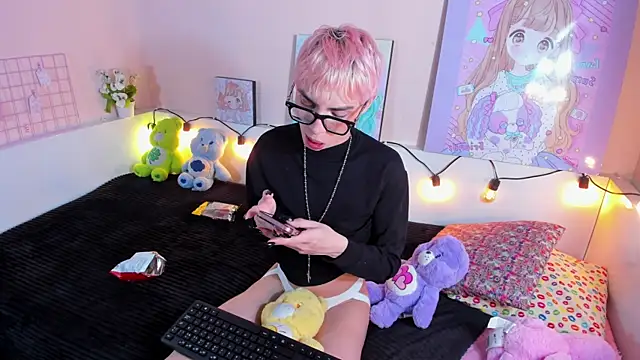 Strawberry Kitty  online show from November 15, 2025, 4:21 am