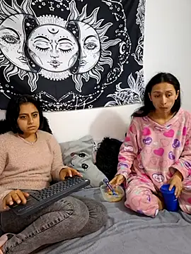 emily n abby online show from June 30, 2026, 1:45 pm