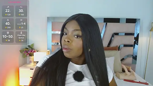 Maiacharris  online show from December 16, 2025, 7:30 pm