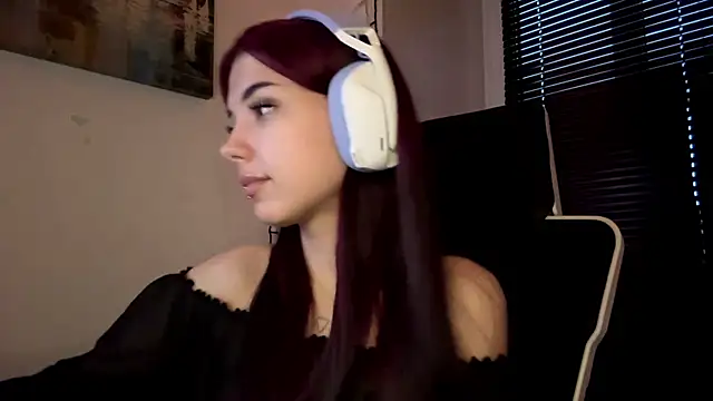 HanaMantanaDell online show from April 15, 2026, 3:41 pm