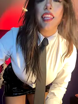 Nefertari   online show from November 10, 2025, 12:04 pm