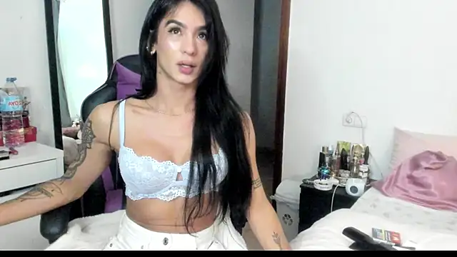 Snapshot of TellmeCatt chatting on October 19, 2025, 11:49 pm TellmeCatt online show from October 19, 2025, 11:49 pm