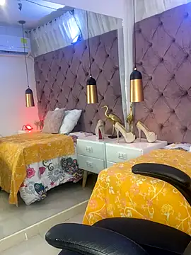 Evelinaa Moon online show from November 5, 2025, 3:17 am