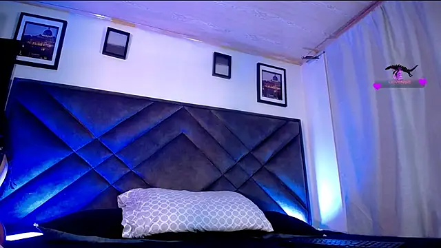 Snapshot of adeleTS chatting on October 22, 2025, 4:13 am adeleTS online show from October 22, 2025, 4:13 am