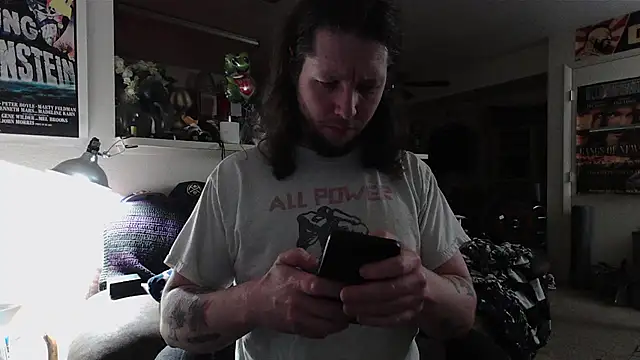 biggerisbetter12 online show from March 4, 2026, 10:32 am