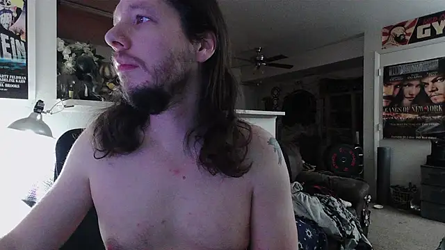 biggerisbetter12 online show from March 24, 2026, 2:27 am