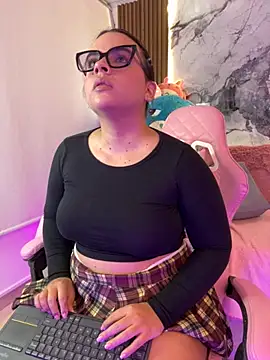 impersefone online show from November 5, 2025, 8:31 pm