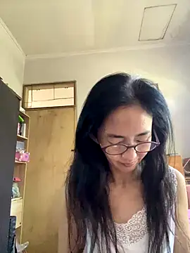 Snapshot of princessD077 chatting on October 17, 2025, 6:38 am princessD077 online show from October 17, 2025, 6:38 am