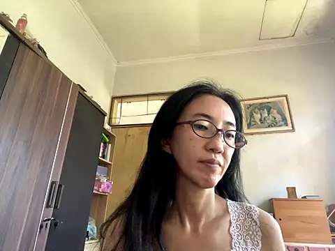 Snapshot of princessD077 chatting on October 18, 2025, 2:14 am princessD077 online show from October 18, 2025, 2:14 am