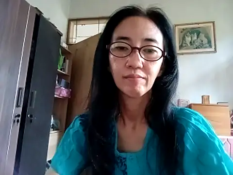 Snapshot of princessD077 chatting on October 24, 2025, 1:35 am princessD077 online show from October 24, 2025, 1:35 am