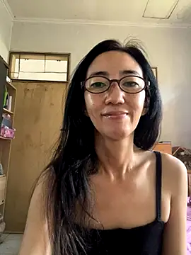 Snapshot of princessD077 chatting on October 28, 2025, 2:15 am princessD077 online show from October 28, 2025, 2:15 am