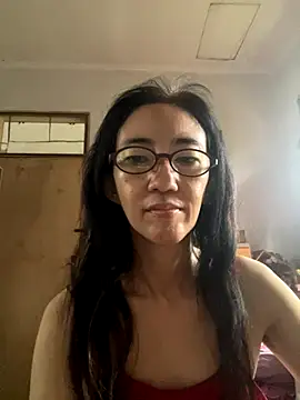 Snapshot of princessD077 chatting on October 29, 2025, 6:37 am princessD077 online show from October 29, 2025, 6:37 am