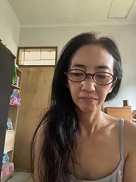 Snapshot of princessD077 chatting on November 3, 2025, 2:02 am princessD077 online show from November 3, 2025, 2:02 am