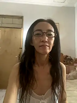 Snapshot of princessD077 chatting on November 4, 2025, 6:56 am princessD077 online show from November 4, 2025, 6:56 am