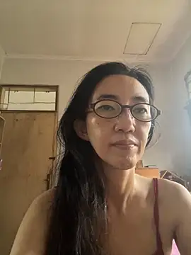 Snapshot of princessD077 chatting on November 5, 2025, 2:00 am princessD077 online show from November 5, 2025, 2:00 am