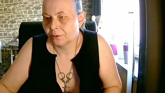 Diamond Bite online show from October 18, 2025, 1:34 pm