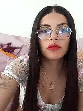 kaileyrivers online show from April 16, 2026, 7:25 pm