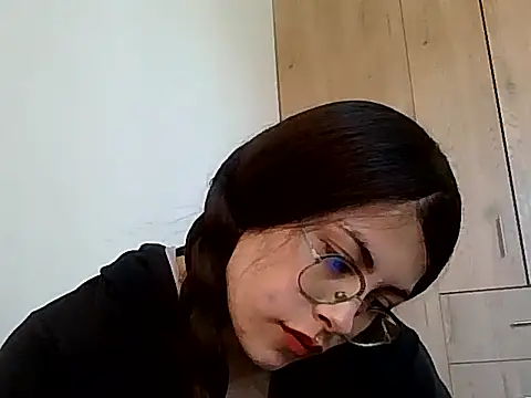 kaileyrivers online show from April 24, 2026, 2:52 pm