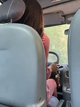 Luana 26 online show from October 18, 2025, 1:45 pm