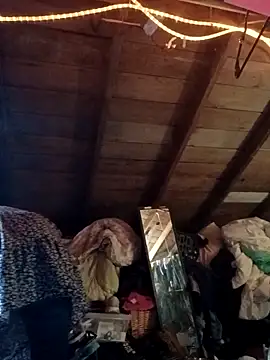 faithfulchic online show from December 16, 2025, 9:09 pm