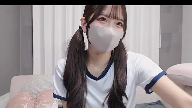 LOVE MIREI LOVE online show from November 4, 2025, 11:31 am