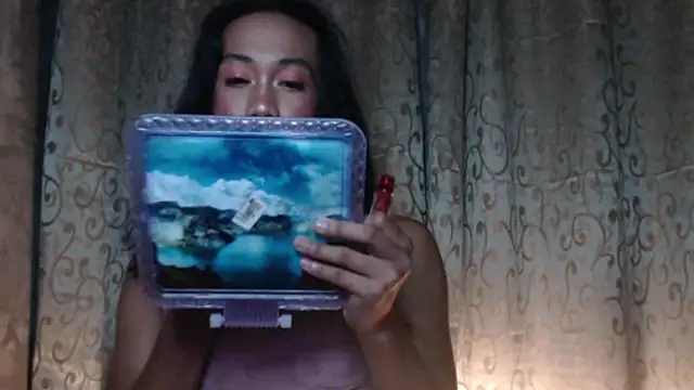 Snapshot of taylaxuxu chatting on October 17, 2025, 5:48 pm taylaxuxu online show from October 17, 2025, 5:48 pm