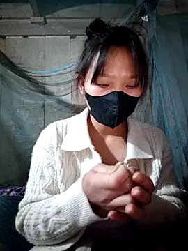 linh-miu99 online show from November 24, 2025, 2:22 am