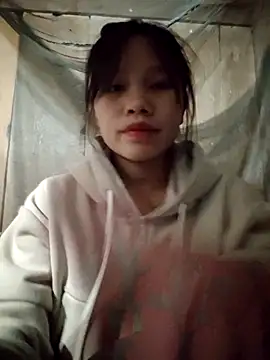 linh-miu99 online show from February 3, 2026, 6:40 am