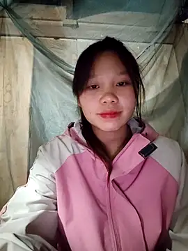 linh-miu99 online show from February 16, 2026, 3:57 am