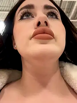 KiraSunshine online show from October 22, 2025, 4:02 am