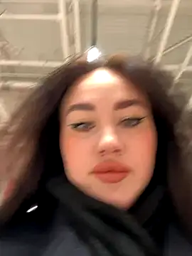 KiraSunshine online show from October 28, 2025, 3:54 am