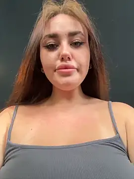 KiraSunshine online show from February 26, 2026, 4:44 am