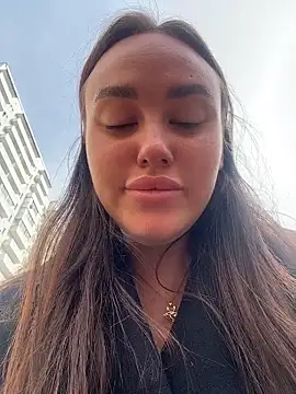 KiraSunshine online show from April 5, 2026, 6:10 am