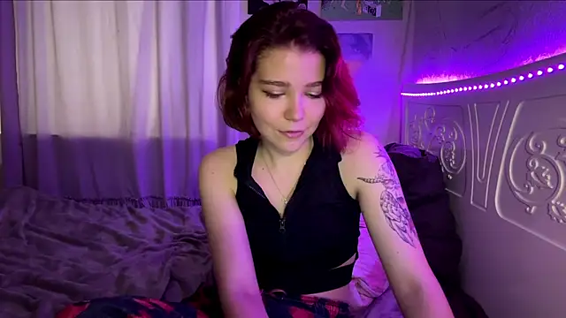 ReginaVbiles online show from October 31, 2025, 11:44 am