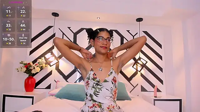 AuroraPinkk online show from December 15, 2025, 11:09 pm