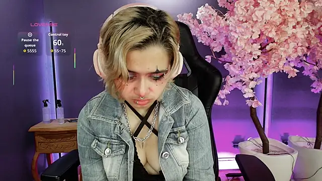 Navier   online show from November 7, 2025, 7:58 pm