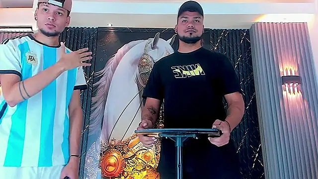 handsome boys22 online show from October 19, 2025, 12:39 pm