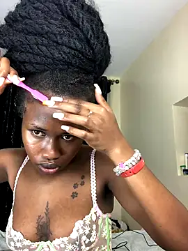 PetiteSpice online show from October 18, 2025, 3:02 pm