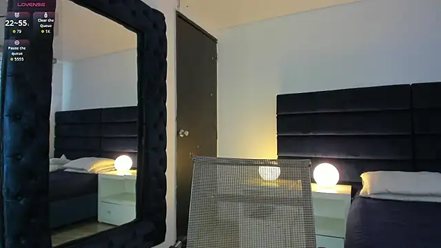 melanie roux   online show from March 12, 2026, 5:41 pm