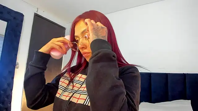 melanie roux   online show from April 6, 2026, 12:17 pm