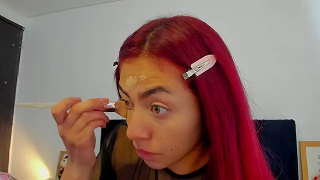 melanie roux   online show from April 10, 2026, 12:21 pm