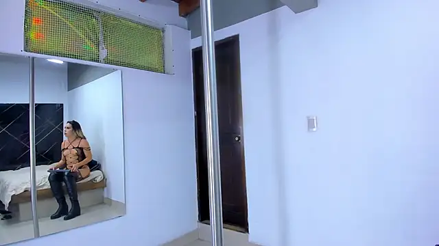 Rebeca barbytrans online show from October 24, 2025, 11:50 am