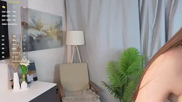 LeishaBeauman online show from October 24, 2025, 4:03 pm